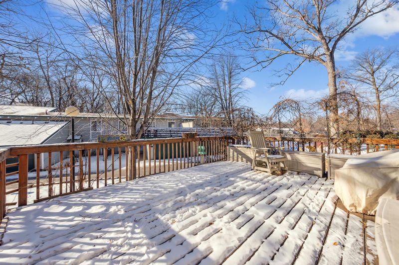 2702 Upland Ct, Plymouth, MN 55447