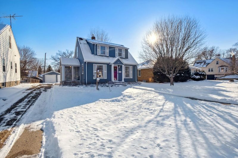788 Montana Ave E, Saint Paul, MN 55106