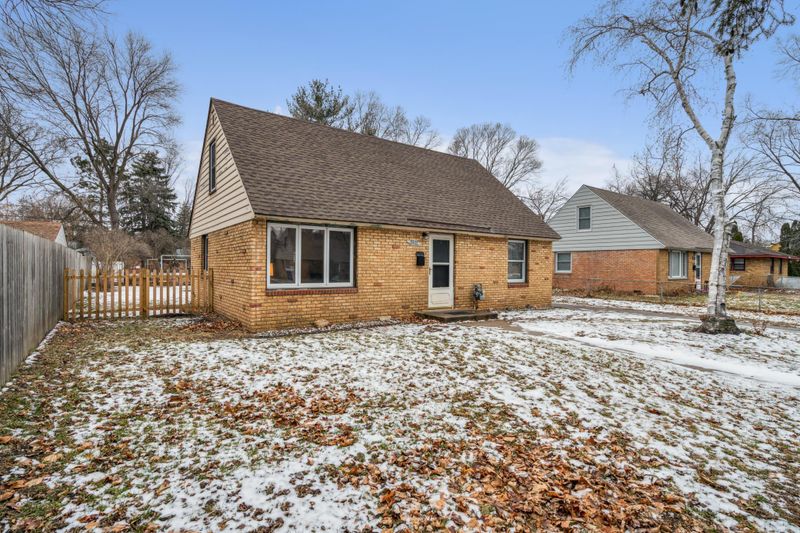 7007 Lombardy Ln, Crystal, MN 55428