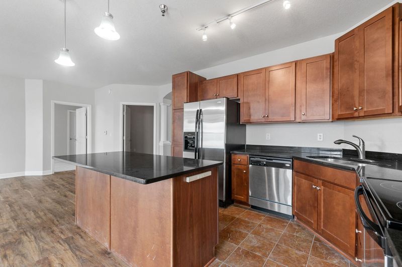 1155 Ford Rd #310, Saint Louis Park, MN 55426