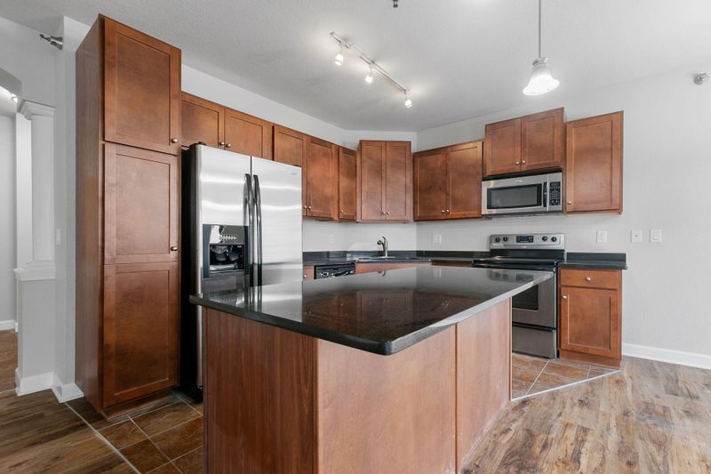1155 Ford Rd #310, Saint Louis Park, MN 55426