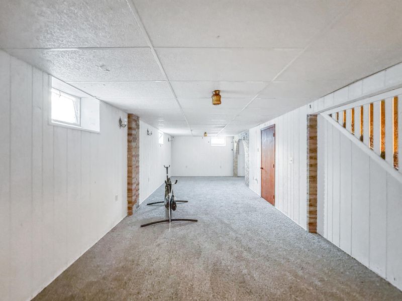 1647 Dieter St, Saint Paul, MN 55106
