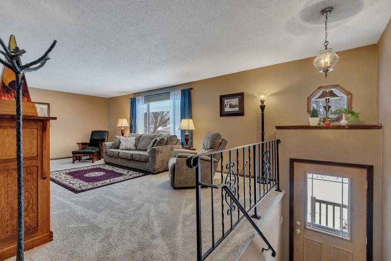 2711 Marquette Dr, Saint Cloud, MN 56301
