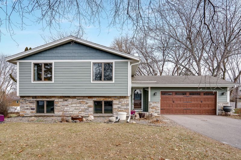 13221 James Ave S, Burnsville, MN 55337