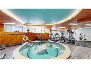 26 10th St W #404, Saint Paul, MN 55102