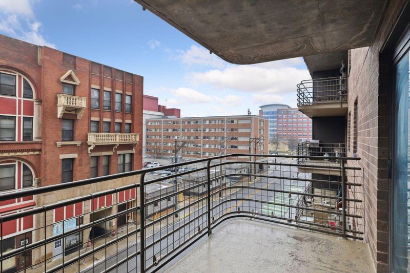 26 10th St W #404, Saint Paul, MN 55102