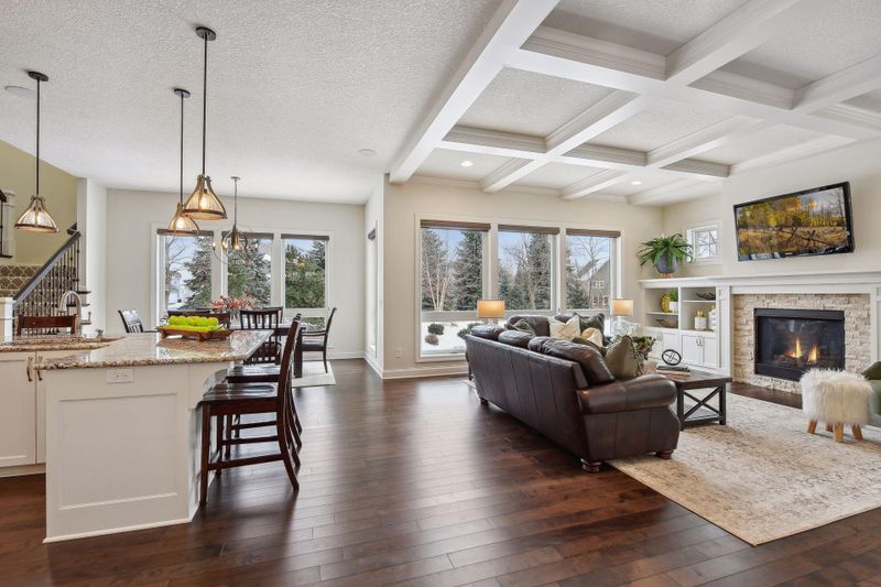 5650 Zanzibar Ln N, Minneapolis, MN 55446