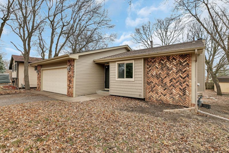 11407 Flintwood St NW, Coon Rapids, MN 55448