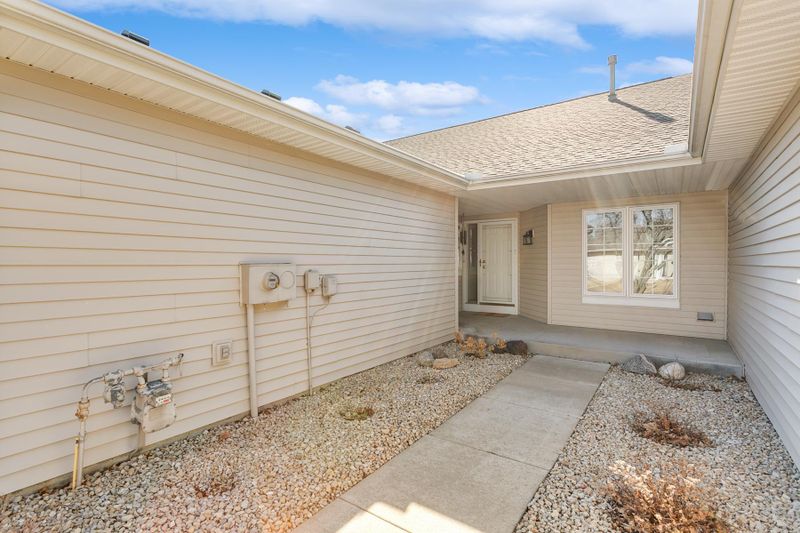 17332 Deerfield Dr SE, Prior Lake, MN 55372
