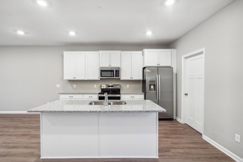 13645 Marsh View Trl, Rogers, MN 55374
