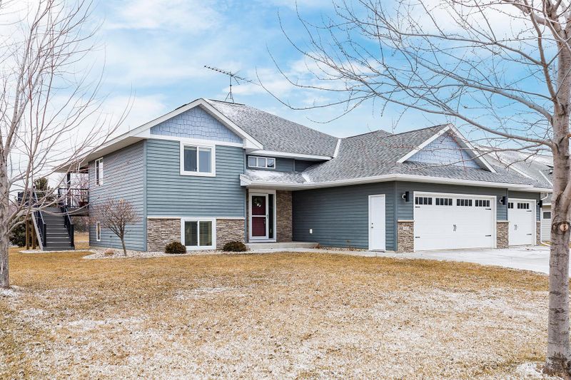 345 Ottawa Ave SE, Hutchinson, MN 55350