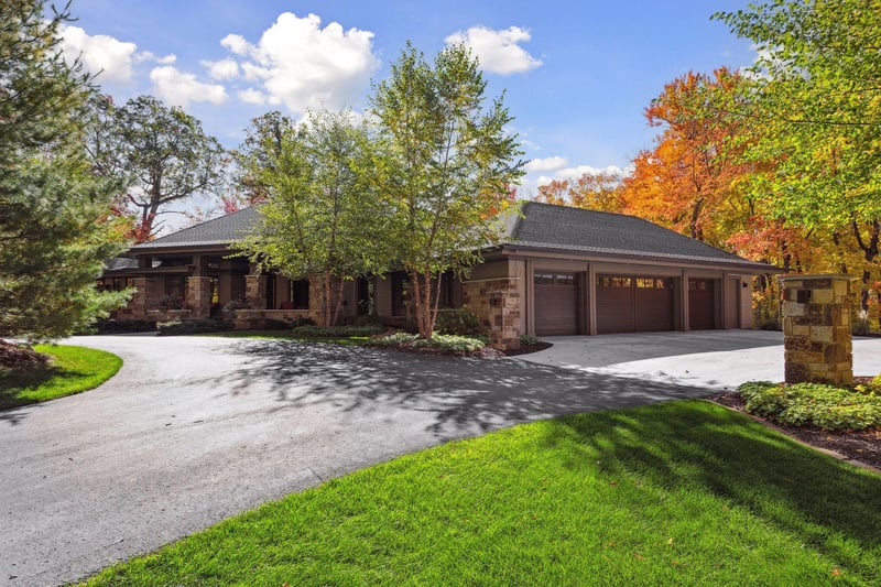1175 Mooney Lake Dr, Orono, MN 55391