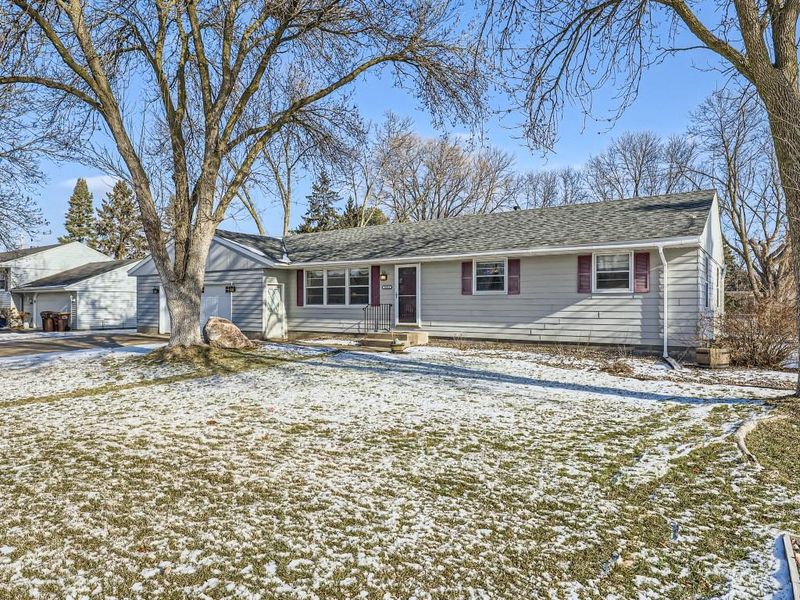 11832 Kentucky Ave N, Champlin, MN 55316