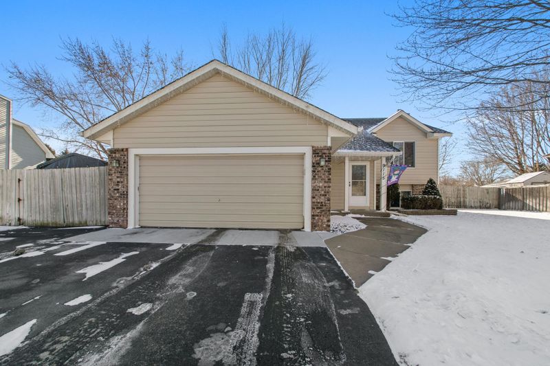 9115 92nd St S, Cottage Grove, MN 55016