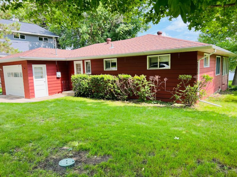 41772 Dawn Dr, Pelican Rapids, MN 56572