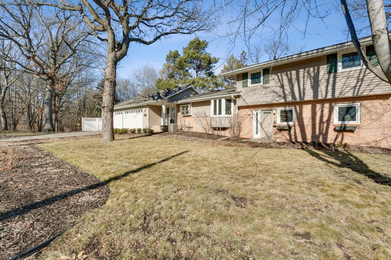14500 Oakwood Rd, Minnetonka, MN 55345