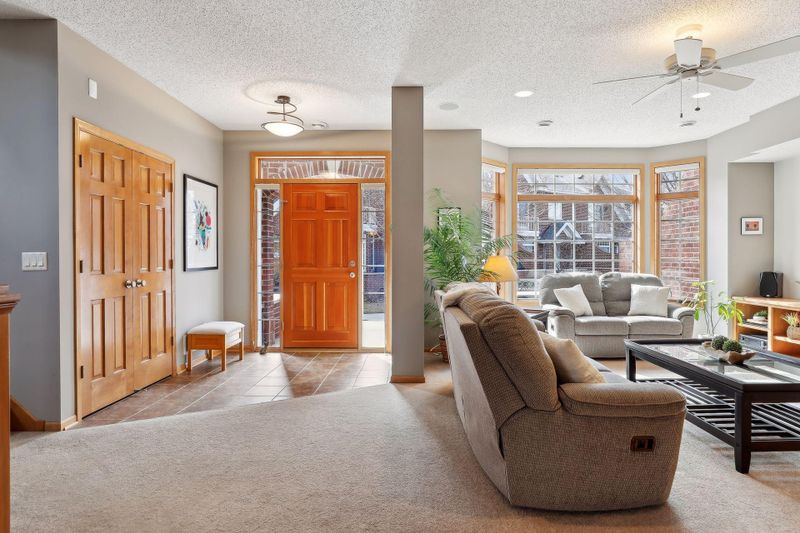 10778 Falling Water Ln #A, Woodbury, MN 55129