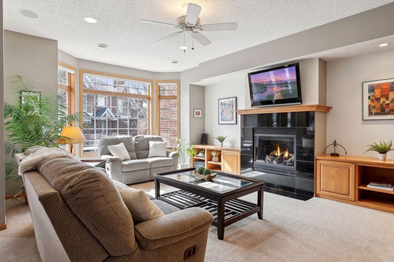 10778 Falling Water Ln #A, Woodbury, MN 55129