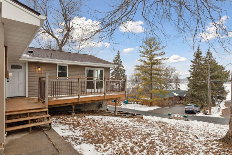 5031 Edgewater Dr, Mound, MN 55364