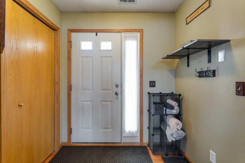 1109 Willow Trl, Farmington, MN 55024