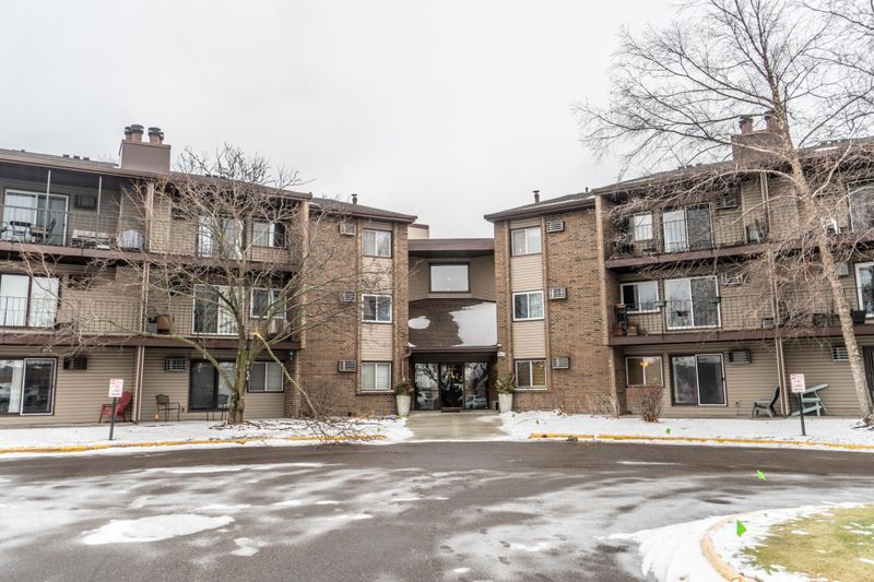 3420 Golfview Dr #300, Eagan, MN 55123