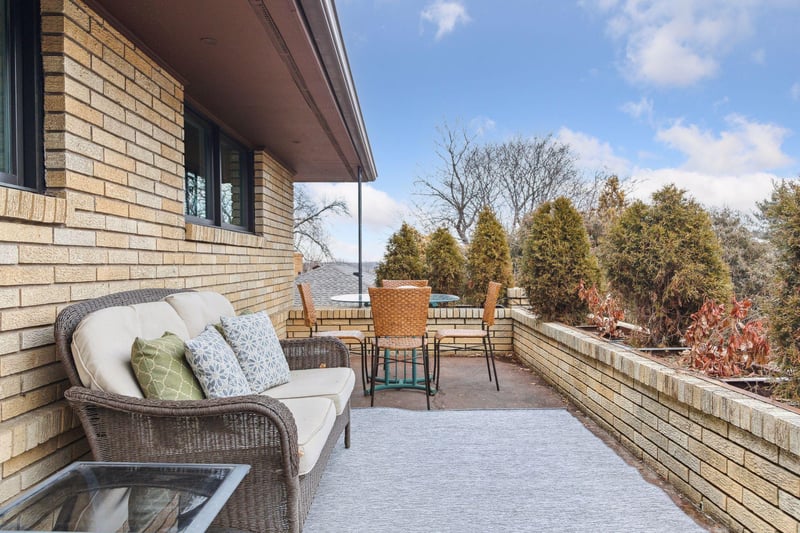 308 Natchez Ave S, Golden Valley, MN 55416