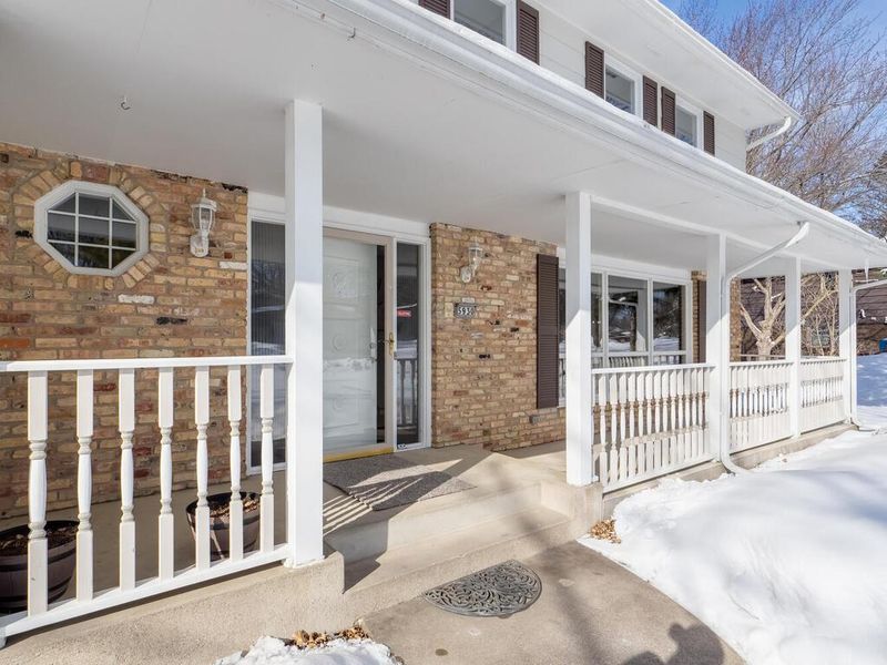 5930 Ivy Ln, Minnetonka, MN 55345