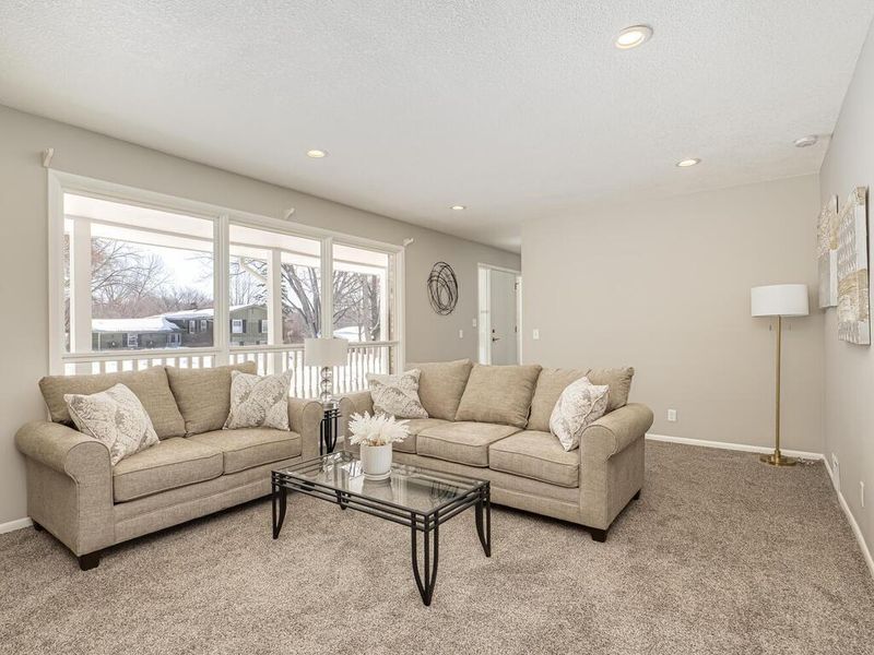5930 Ivy Ln, Minnetonka, MN 55345