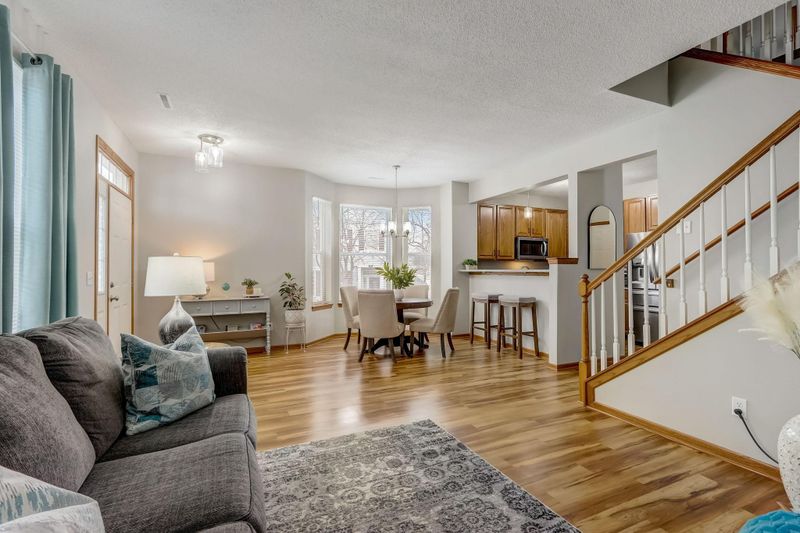 769 Cobblestone Way, Shakopee, MN 55379