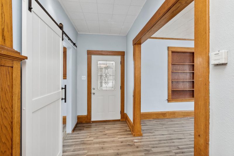 121 2nd St NW, New Richland, MN 56072