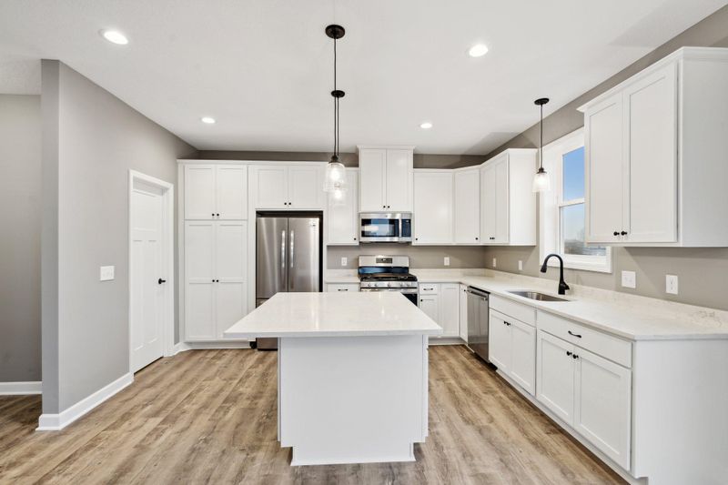 2974 Trinity Dr, Shakopee, MN 55379
