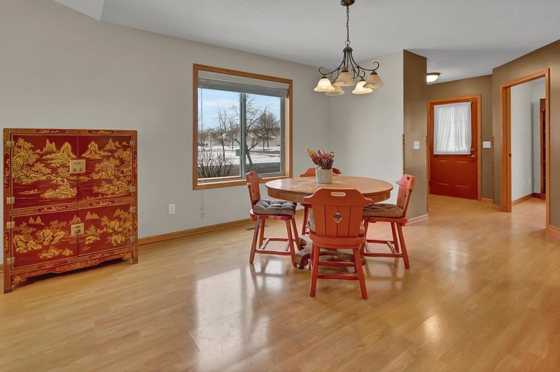 1906 W Oakes Dr, Saint Cloud, MN 56303
