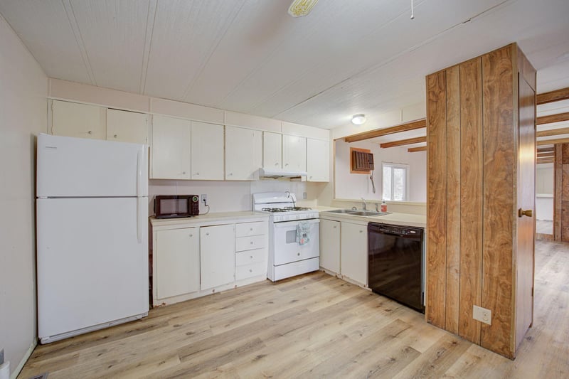 25 5th Ave SW, Elgin, MN 55932