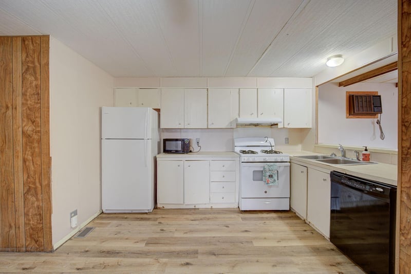 25 5th Ave SW, Elgin, MN 55932