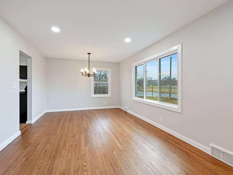 105 E 91st St, Bloomington, MN 55420