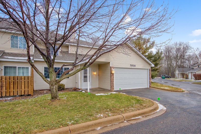 7026 19th St N #1, Oakdale, MN 55128