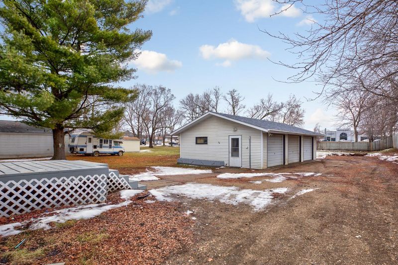 1739 5th St NW, Faribault, MN 55021