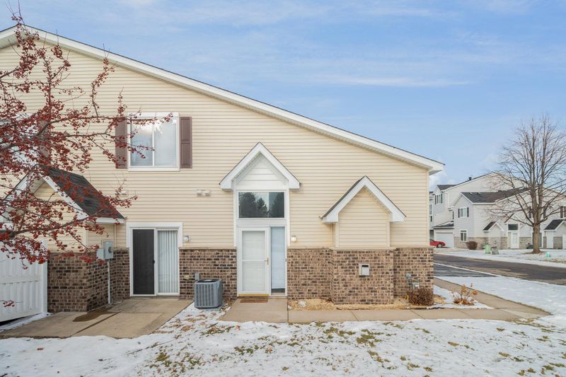 6726 Meadow Grass Ln S, Cottage Grove, MN 55016