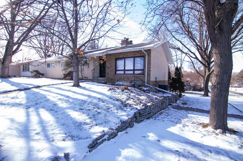 1615 Arcade St, Saint Paul, MN 55106