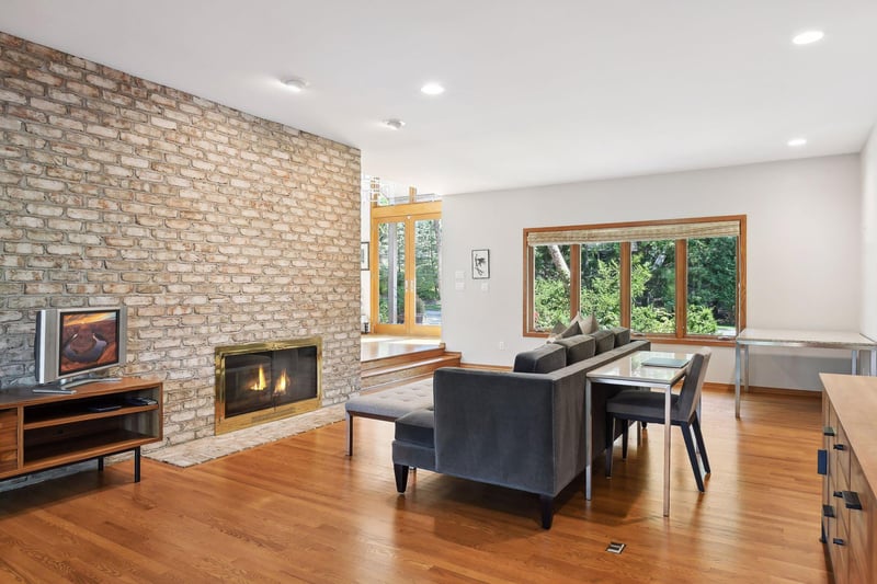 2410 Lorien St, Minnetonka, MN 55305