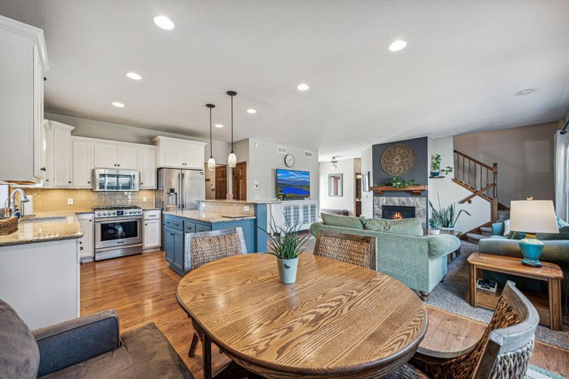 360 E Travelers Trl, Burnsville, MN 55337