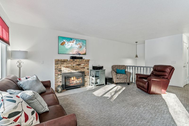 15575 Garfield Cir, Eden Prairie, MN 55344