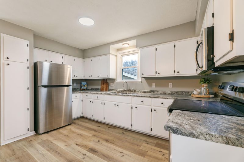 739 E South St, Litchfield, MN 55355