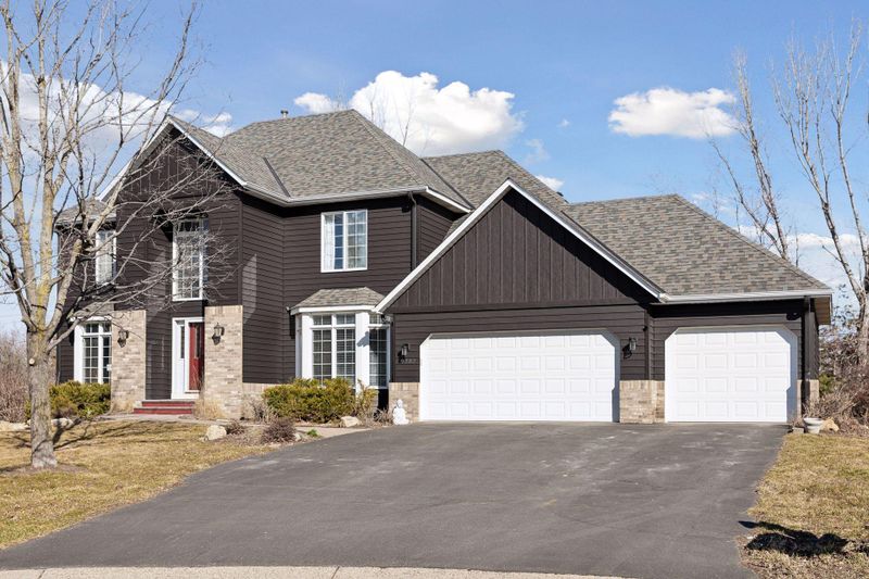 9282 Cornell Cir, Woodbury, MN 55125