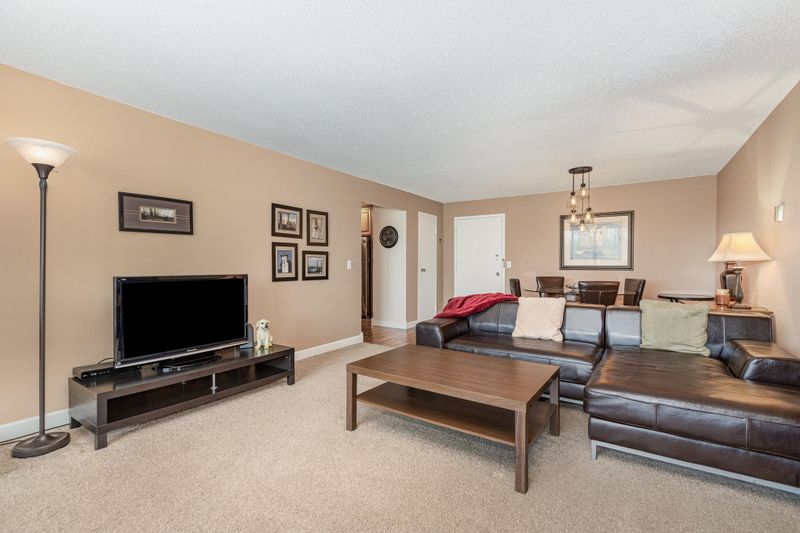 6450 York Ave S #512, Edina, MN 55435