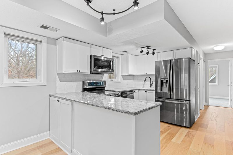 5445 Rowland Rd, Minnetonka, MN 55343