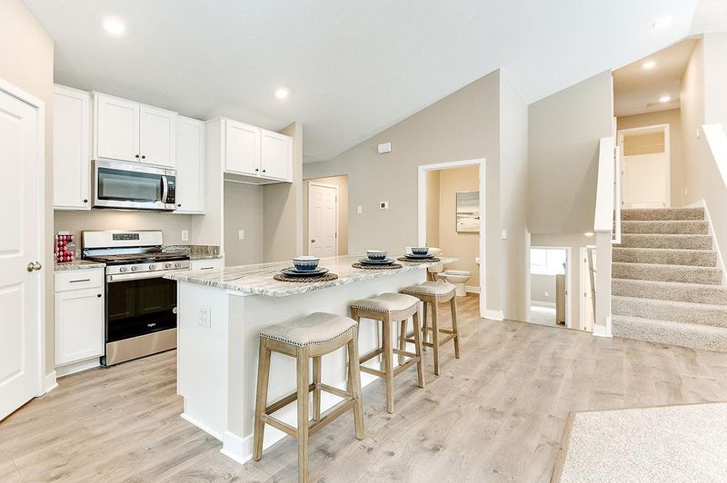 17421 Dunkirk Way, Lakeville, MN 55044