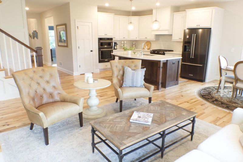 9533 8th St N, Lake Elmo, MN 55042