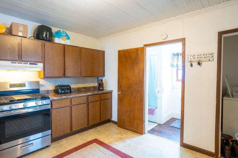 1315 E Main St, Caledonia, MN 55921