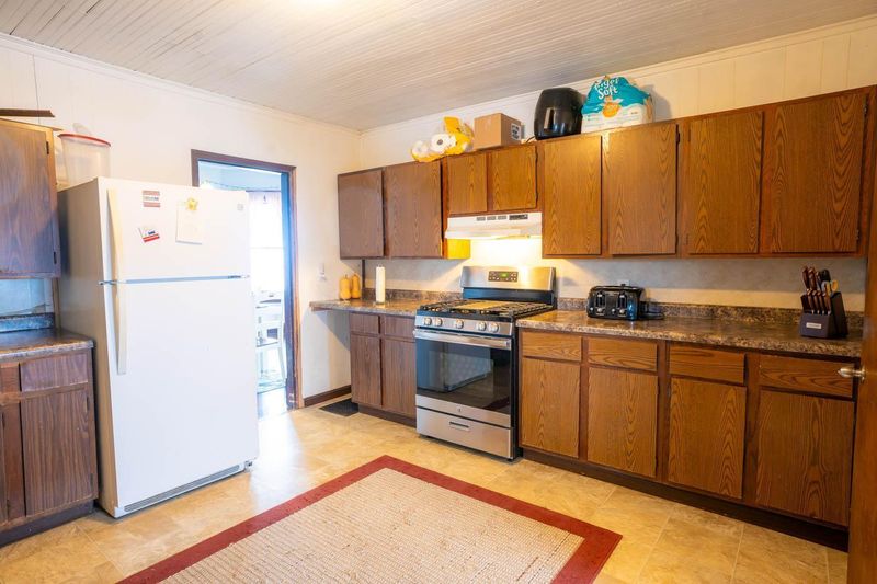 1315 E Main St, Caledonia, MN 55921